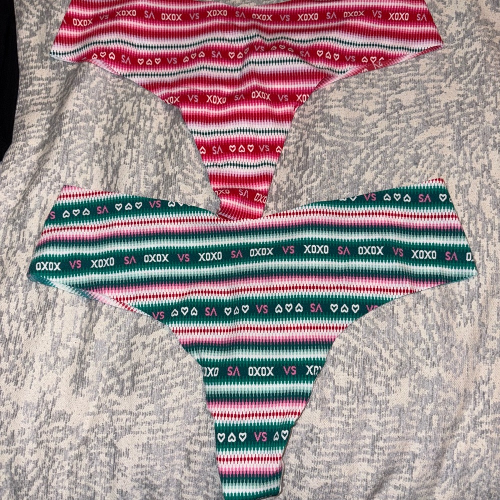 4 NWOT Victorias Secret No Show Thong Panties seamless size large